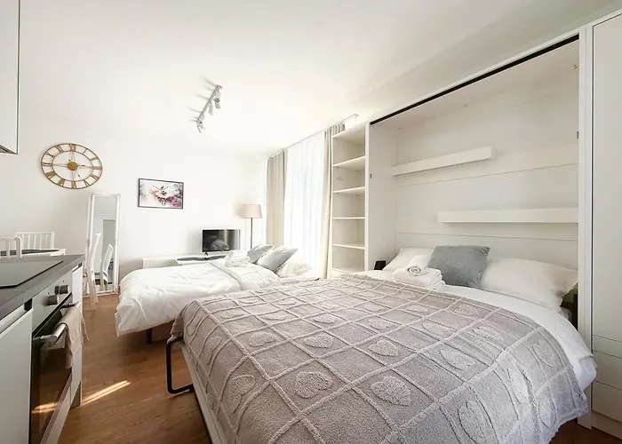 Mieszczanska Charming By Bookinghost *